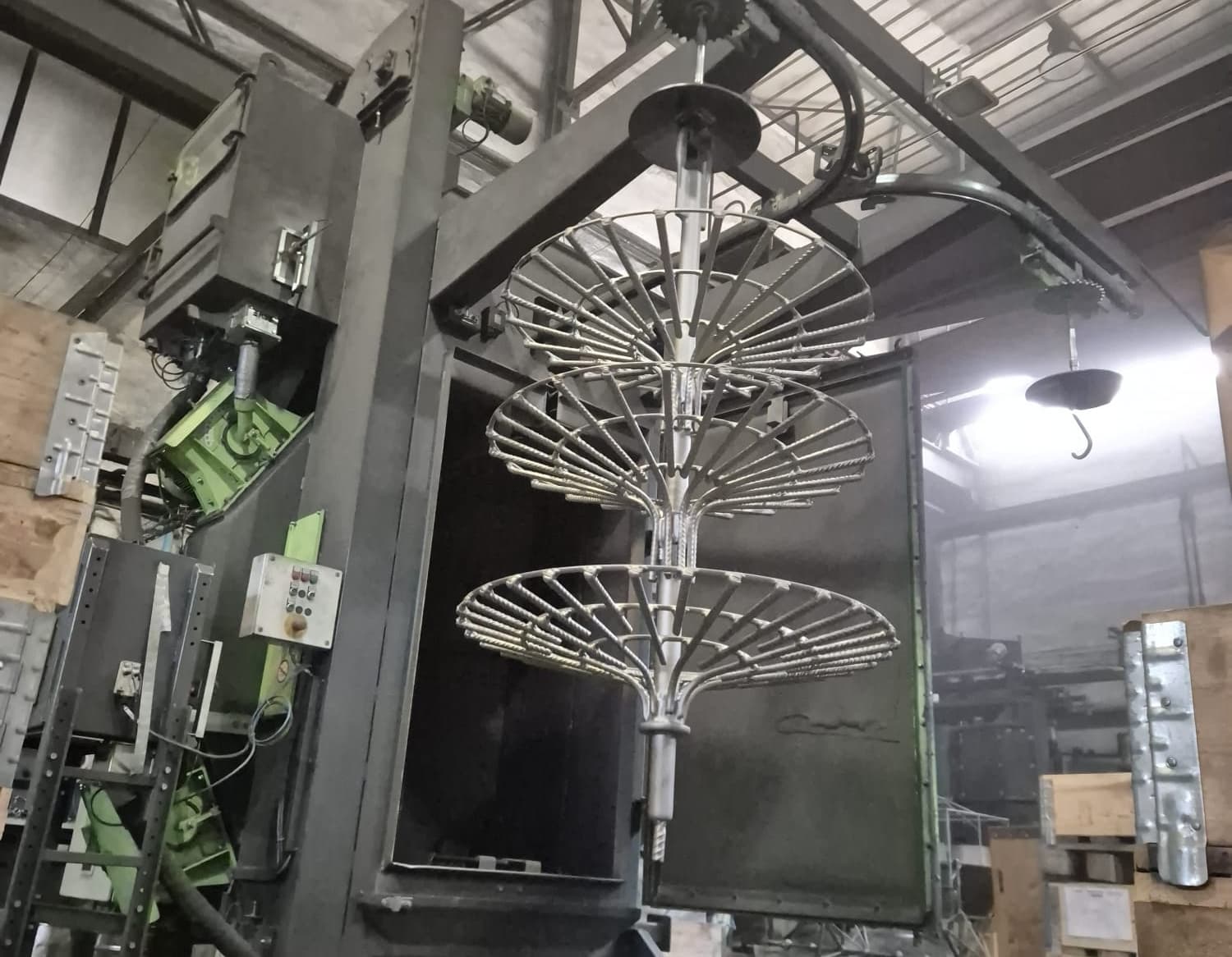 schematic image of a road bike from the side with marked stack and reach measure.